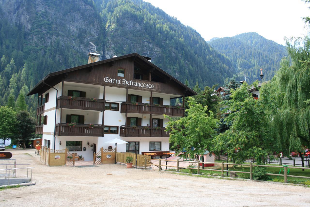 Garni Defrancesco Hotel Campitello di Fassa Exterior foto