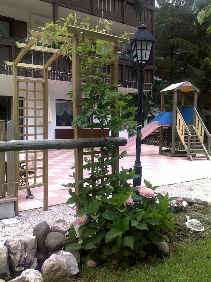 Garni Defrancesco Hotel Campitello di Fassa Exterior foto