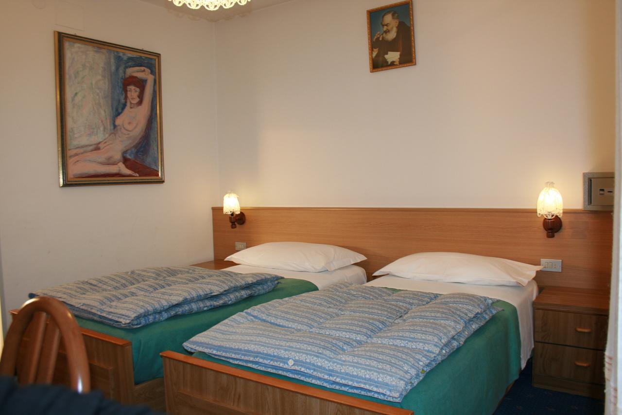 Garni Defrancesco Hotel Campitello di Fassa Exterior foto