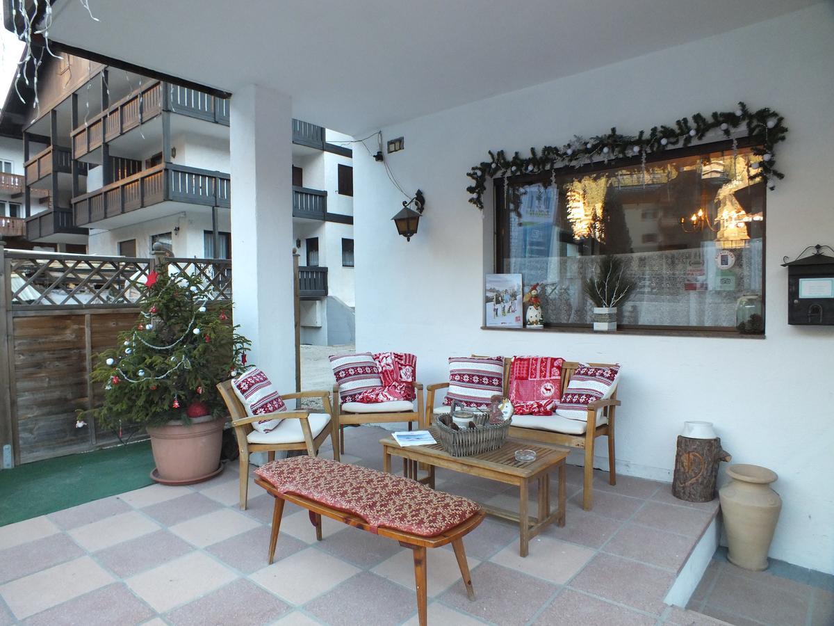Garni Defrancesco Hotel Campitello di Fassa Exterior foto